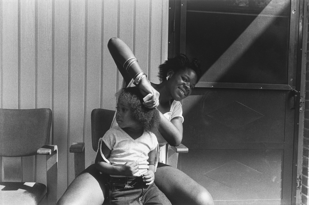 "Combing Hair, Syracuse, NY," 1986; courtesy the artist and Sean Kelly Gallery, Stephen Daiter Gallery, and Rena Bransten Gallery; © Dawoud Bey 
